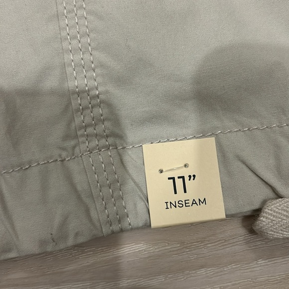 Bermuda Shorts - Picture 2 of 5